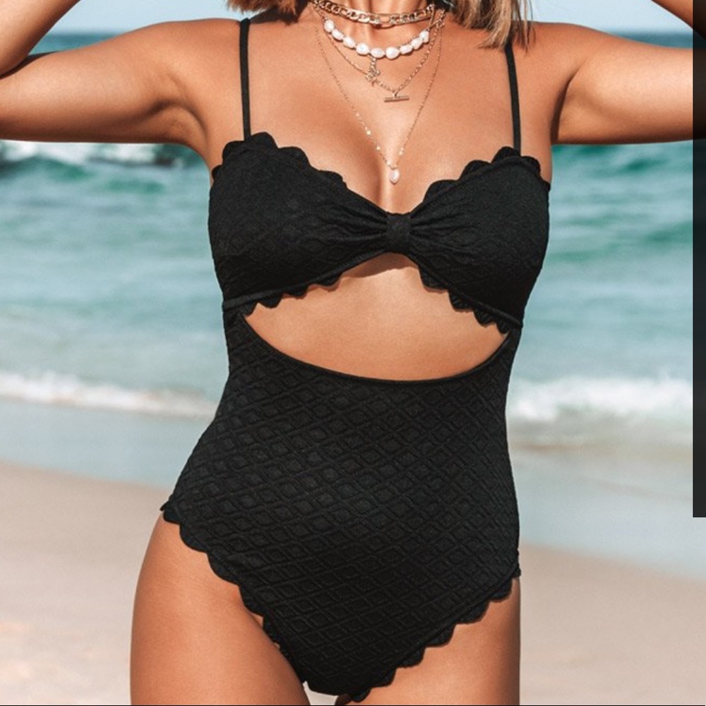 Scalloped one piece swimsuit